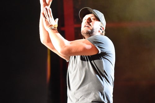 luke bryan muscles