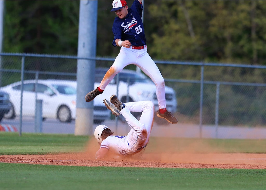 Hewitt dominates Chelsea on homecoming night - The Trussville Tribune