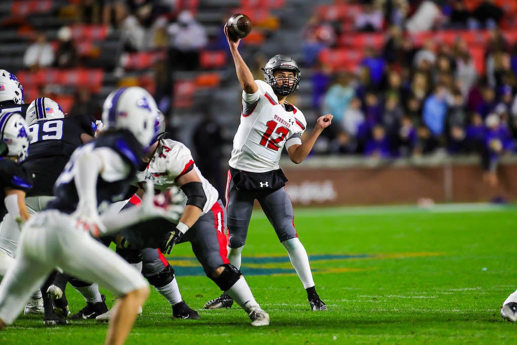 Big high school football games in smaller classes lure the predictors this  week