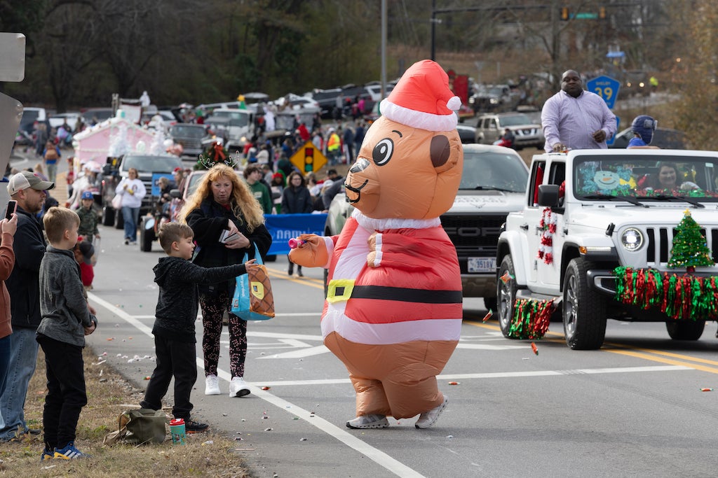 Chelsea holds 24th annual Christmas parade, Splashing with Santa