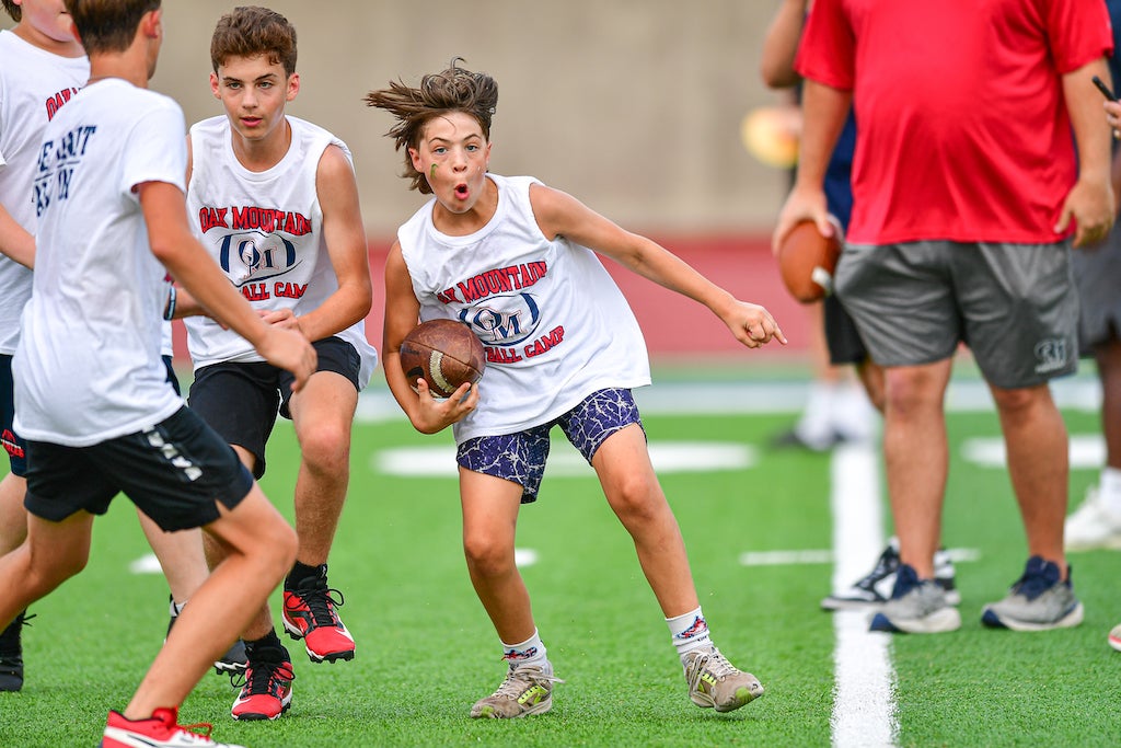 Oak Mountain football program gives back through youth football camp – Shelby County Reporter