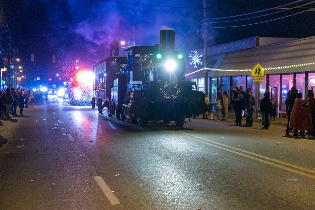 Calera Parks and Recreation hosts 2024 Christmas parade Shelby County